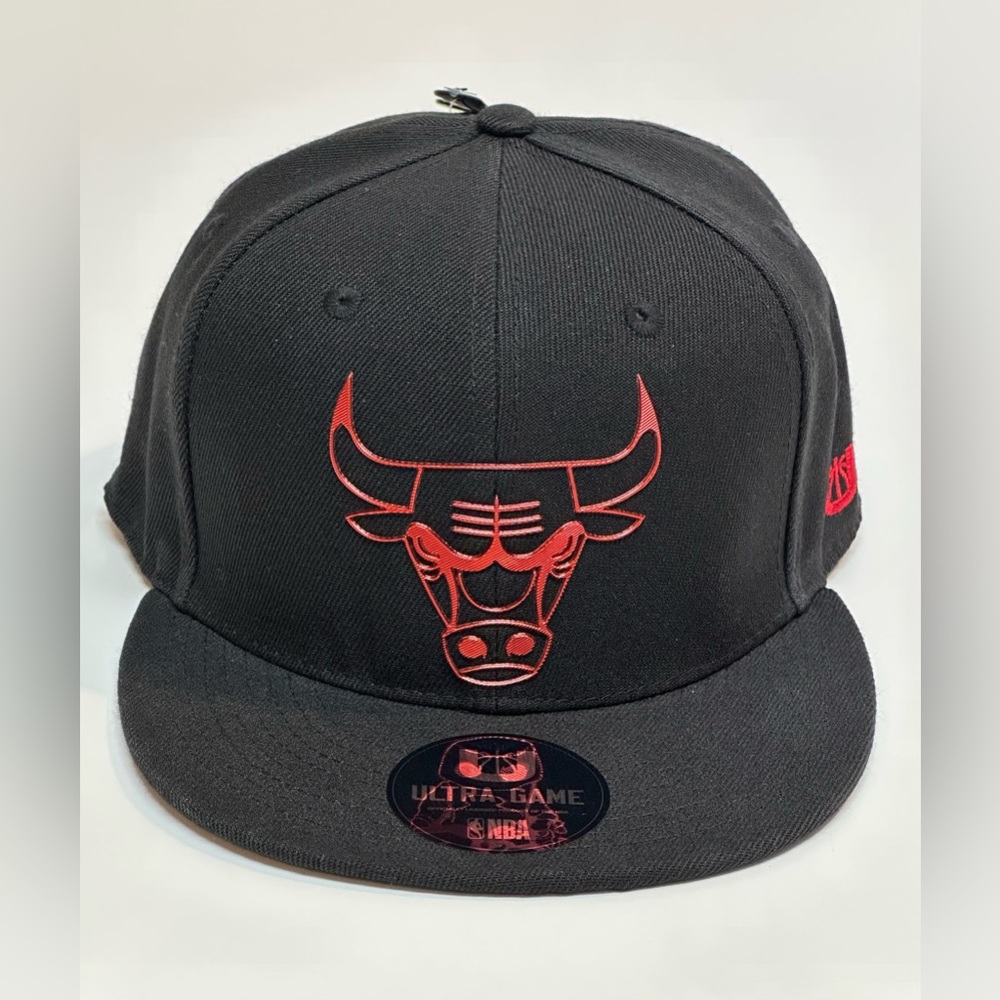 (SOLD) Ultra Game Men’s Chicago Bulls NBA Adjustable Snapback Hat Cap Black/Red